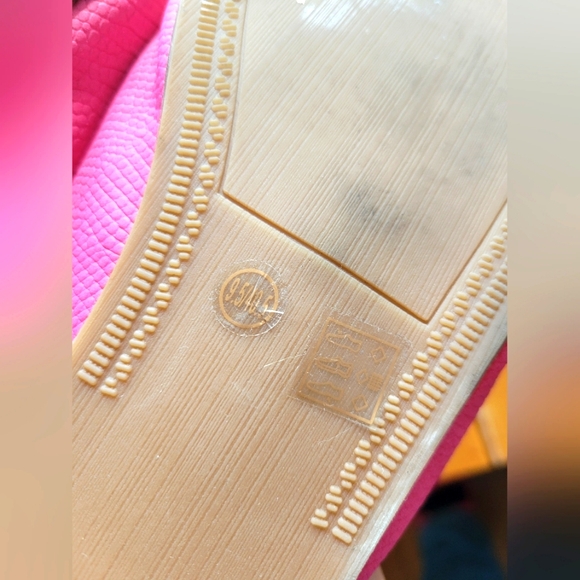 Pink slip on shoes like new - Picture 3 of 5